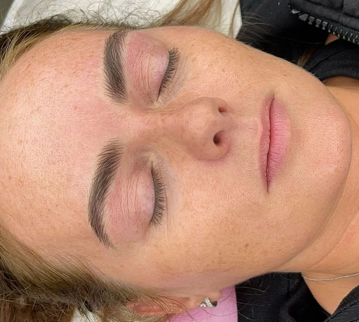 Nano Brows vs Microblading